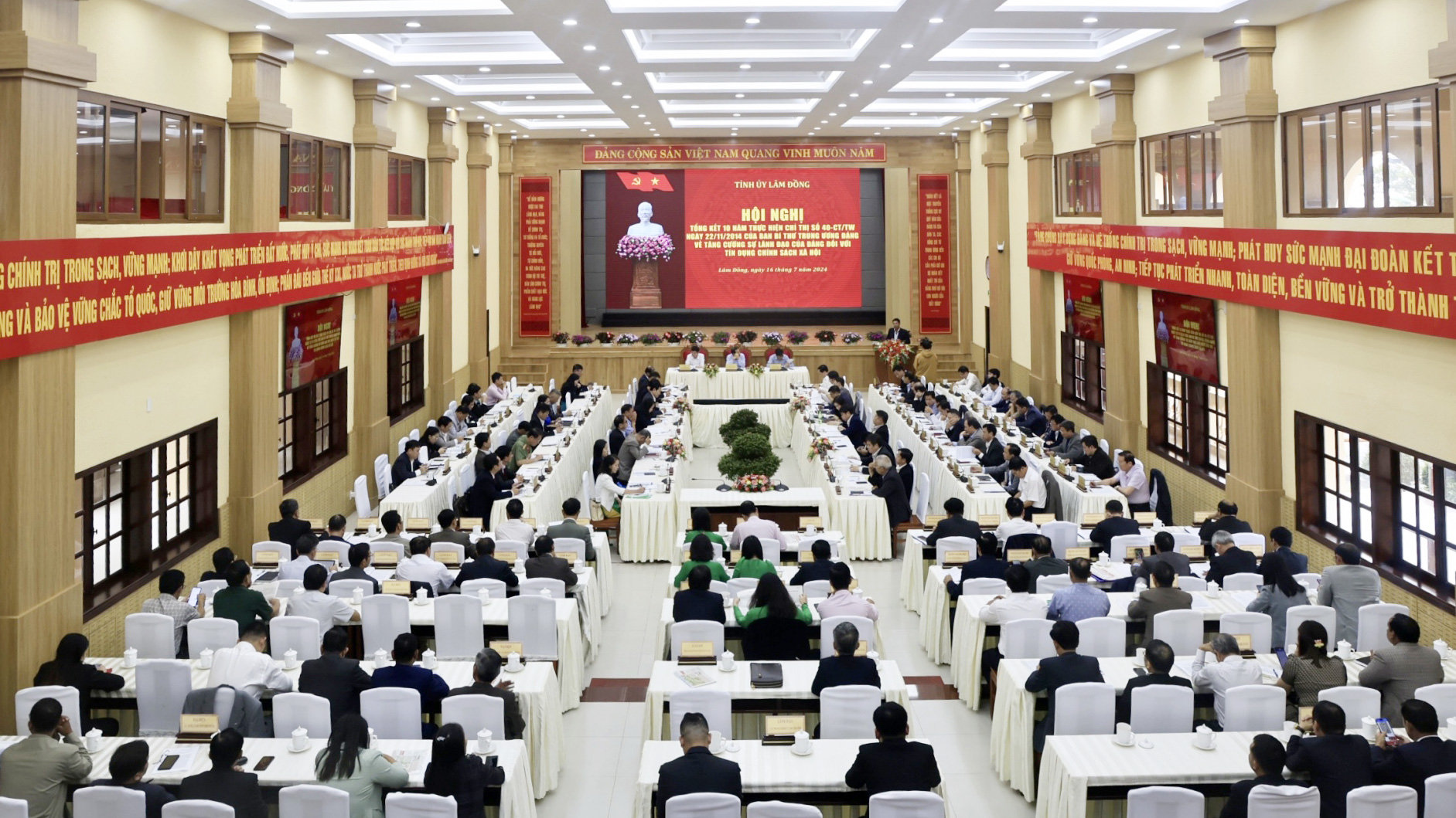 Quang cảnh Hội nghị