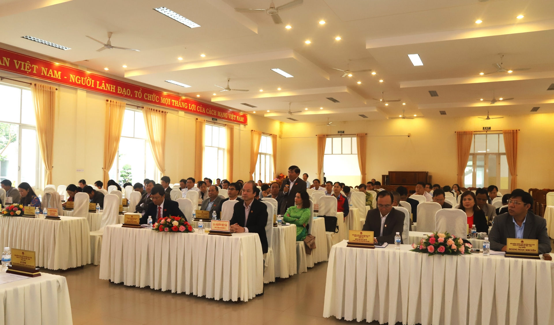 Quang cảnh Kỳ họp