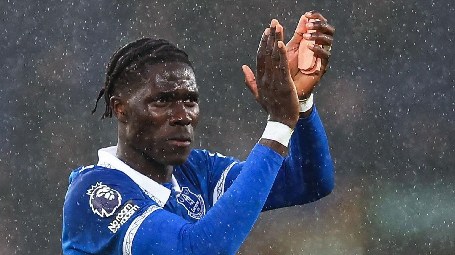 Amadou Onana: Aston Villa close to £50m signing of Everton star - BBC Sport