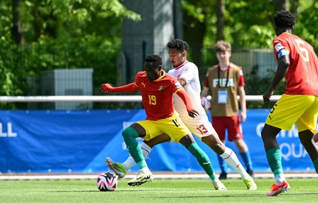 Thua phạt đền, HLV Shin nhận thẻ đỏ, U23 Indonesia vỡ mộng Olympic