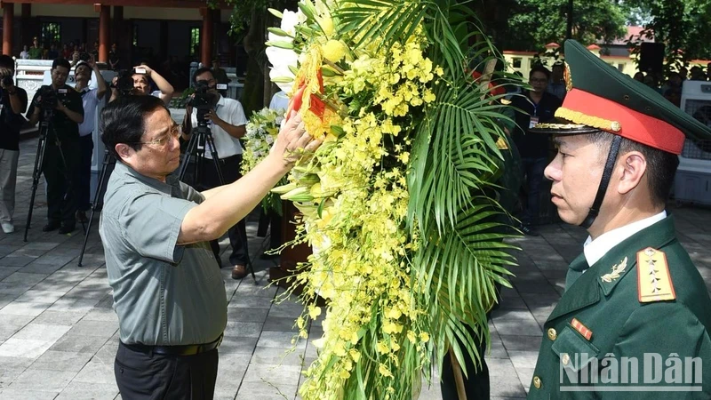 Thủ tướng Phạm Minh Chính chuẩn bị dâng hoa tại Khu Di tích quốc gia 27/7.