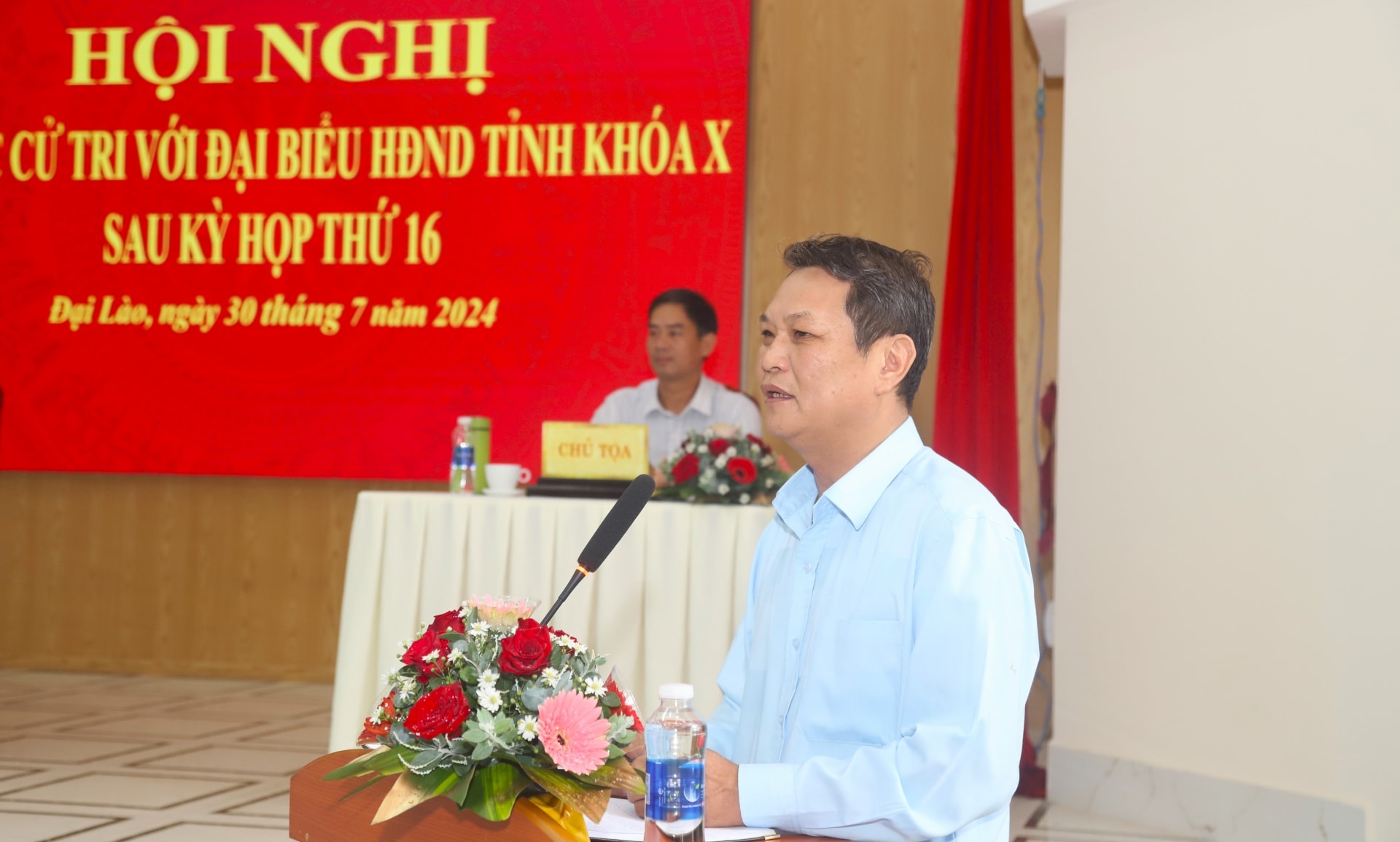Ông Phùng Ngọc Hạp - Phó Chủ tịch UBND TP Bảo Lộc tiếp thu, giải trình các ý kiến, kiến nghị của cử tri xã Đại Lào thuộc thẩm quyền