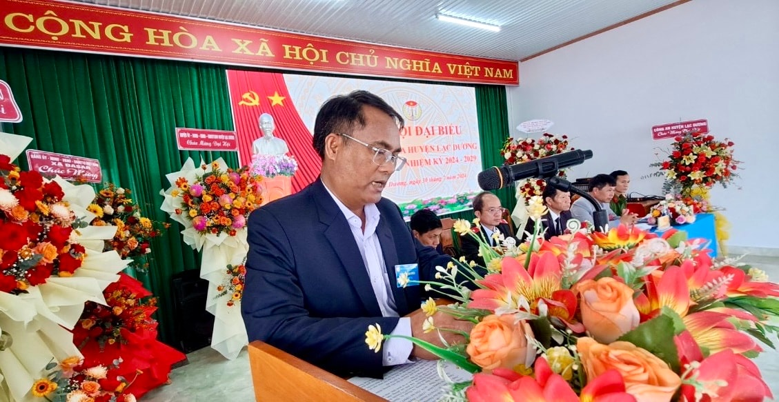 đồng chí Ya Tiong – Phó Bí thư Thường trực Huyện ủy Lạc Dương