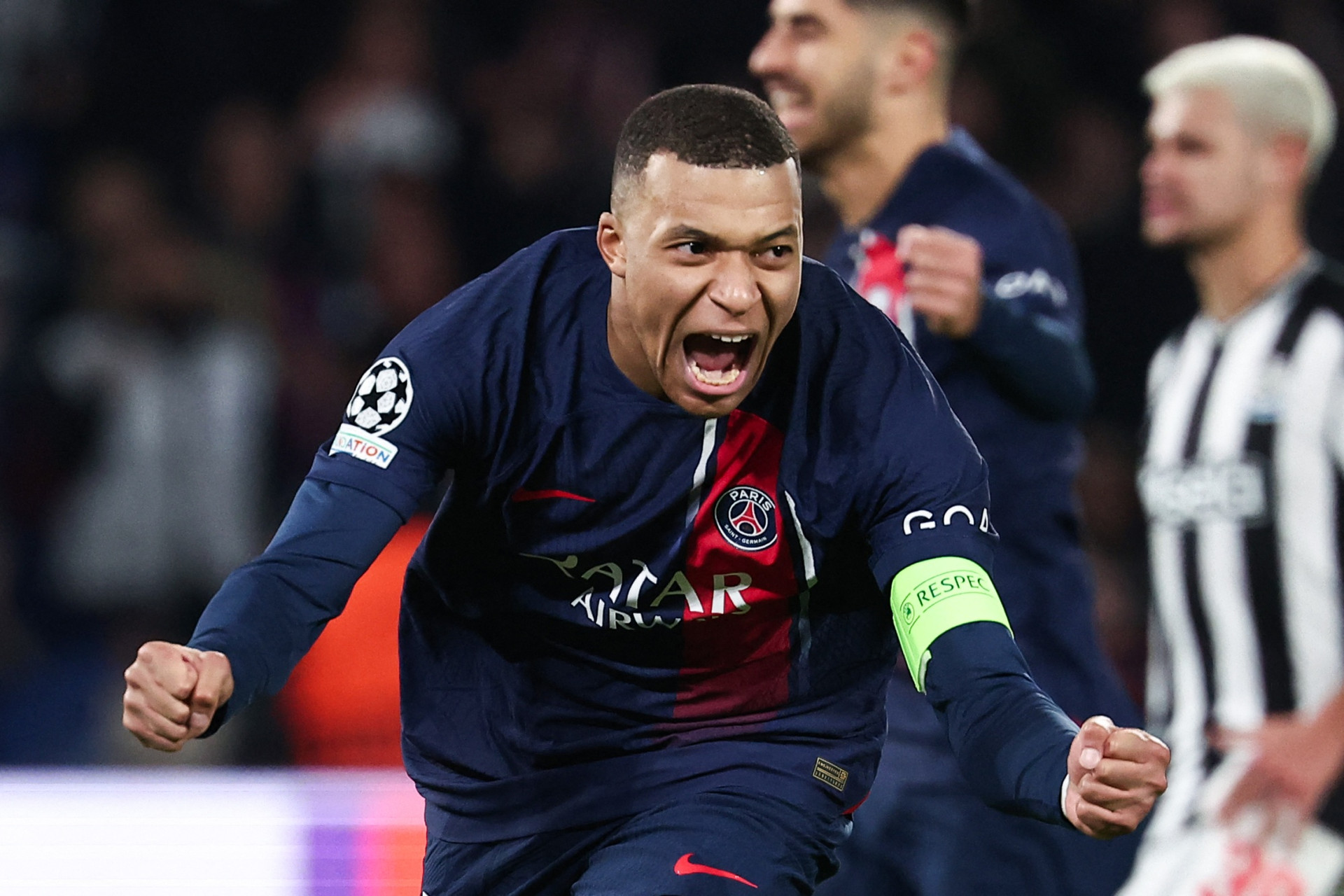 Paris Saint-Germain Valued at €4 Billion After Selling Stake - Bloomberg