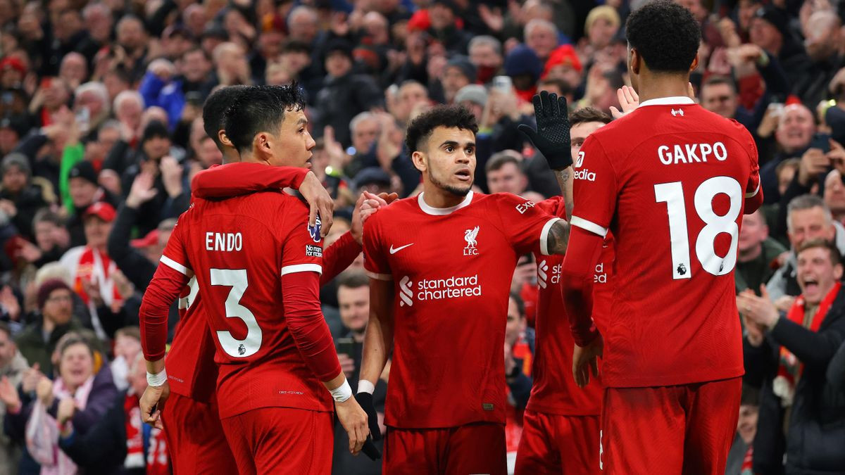 Lịch sử đối đầu MU vs Liverpool: Lữ đoàn đỏ thất thế