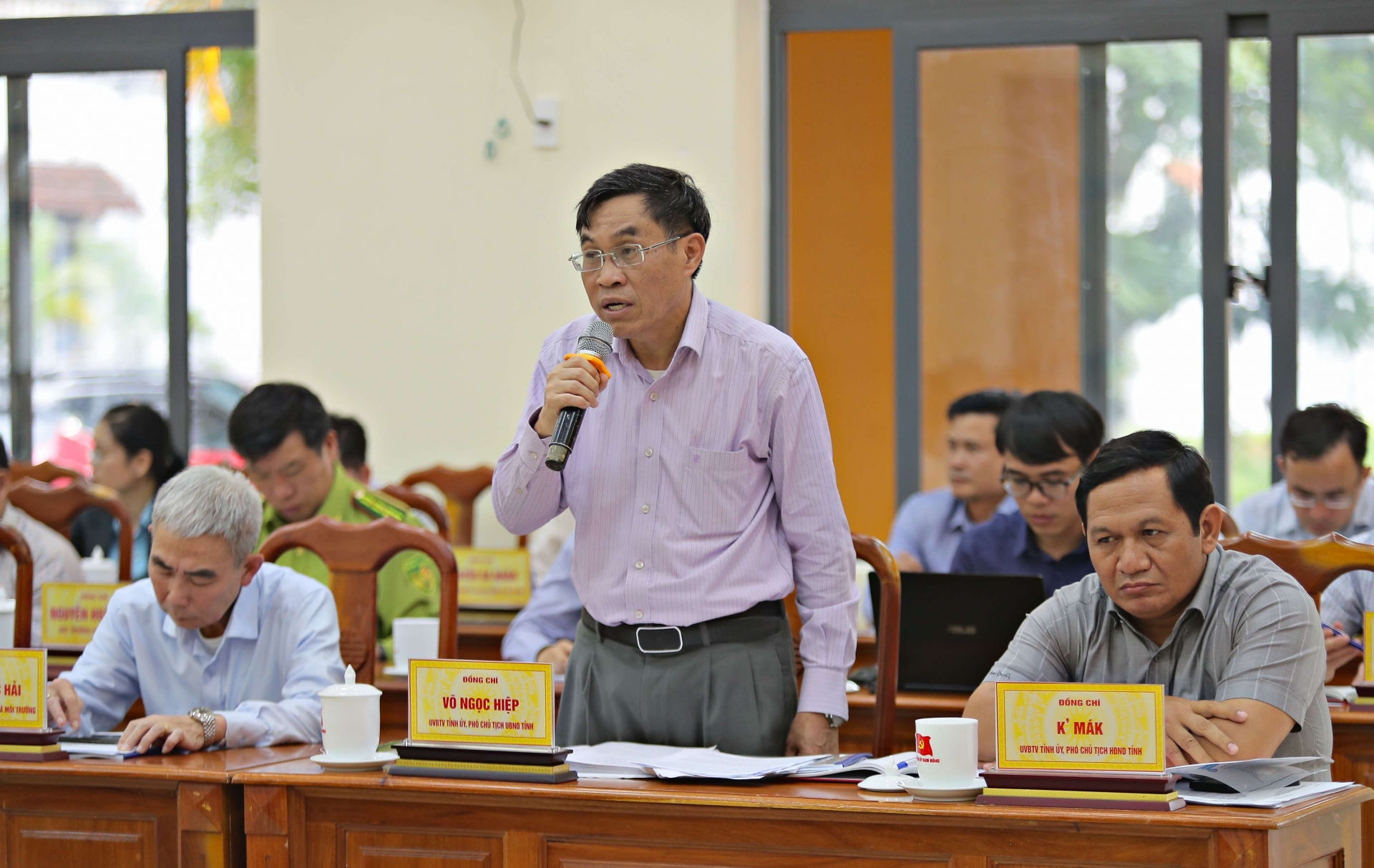 Đồng chí Võ Ngọc Hiệp, Phó Chủ tịch UBND tỉnh Lâm Đồng đánh giá tình hình phát triển kinh tế, xã hội của huyện thời gian qua