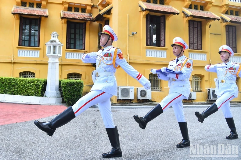 [Ảnh] Lễ thượng cờ kỷ niệm 57 năm Ngày thành lập ASEAN ảnh 3