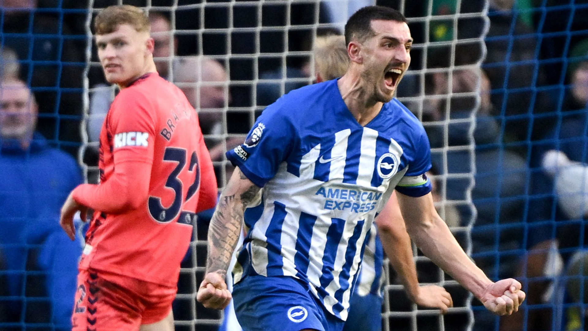 Brighton 1-1 Everton: Lewis Dunk heads in 95th-minute equaliser for 10-player Seagulls | Football News | Sky Sports