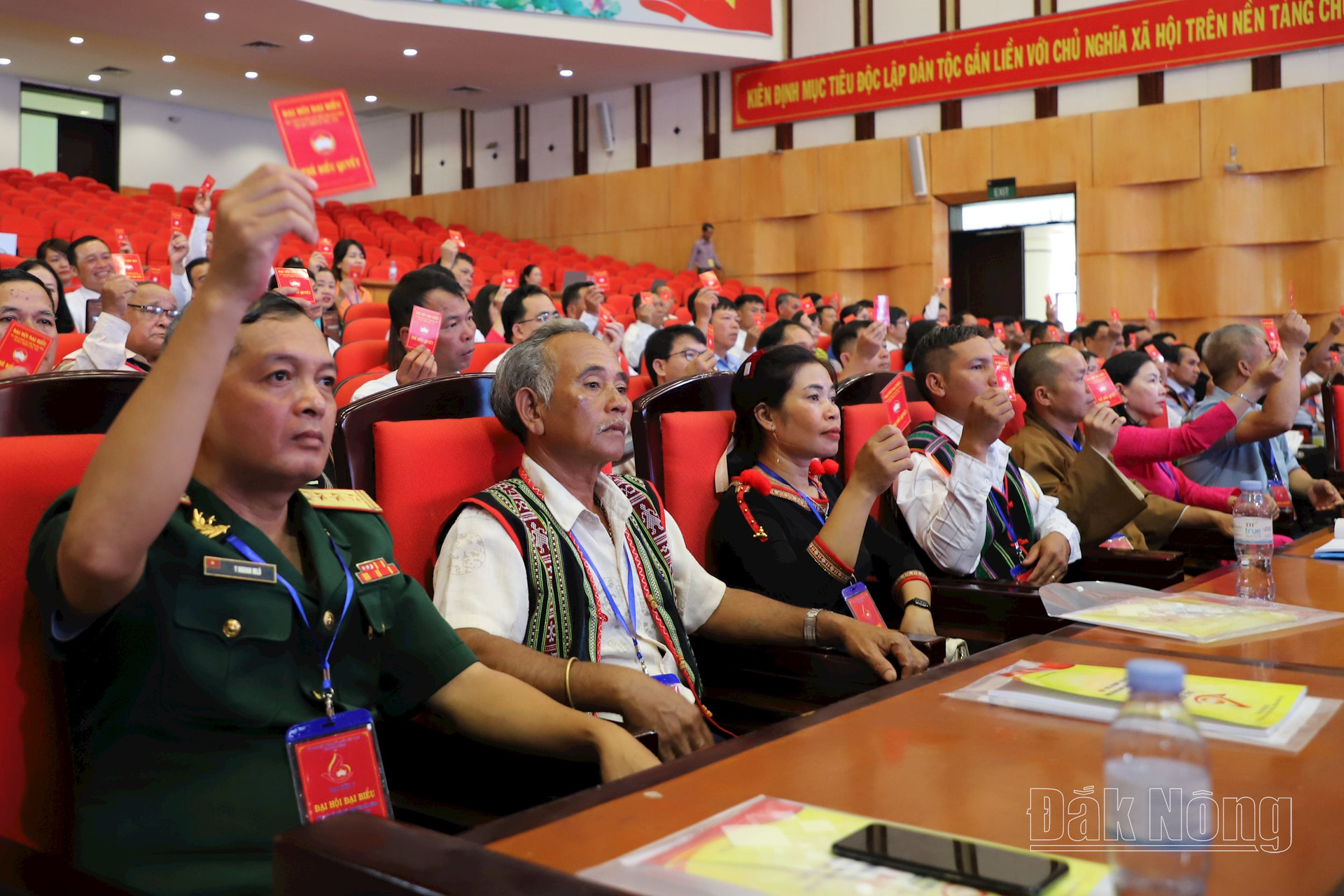 Đại hội biểu quyết, hiệp thương cử Đoàn Chủ tịch, Tổ thư ký Đại hội