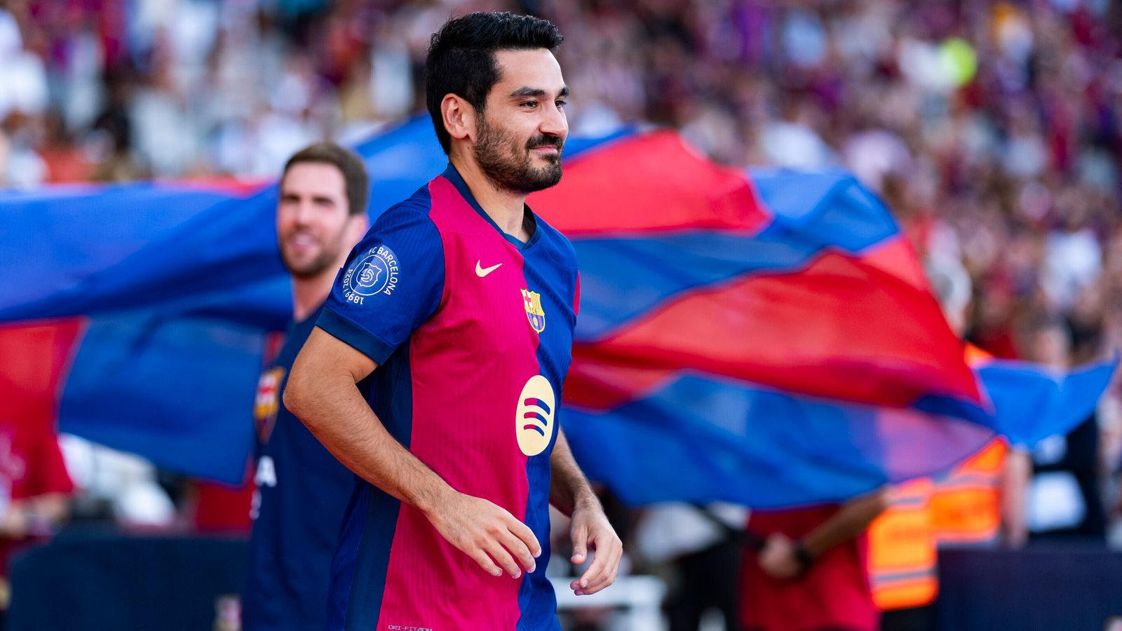 Ilkay Gundogan transfer: Manchester City close to re-signing midfielder from Barcelona | Football News | Sky Sports