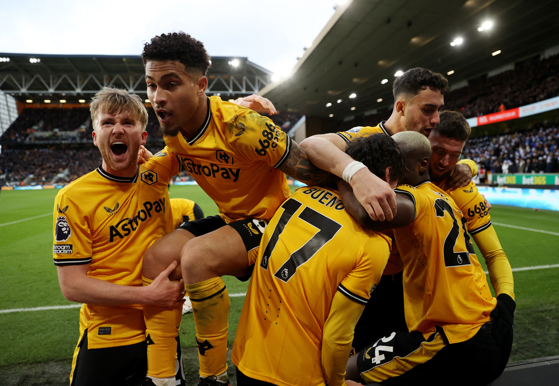 O'Neil happy with Wolves' win over Chelsea despite injury concerns | Reuters