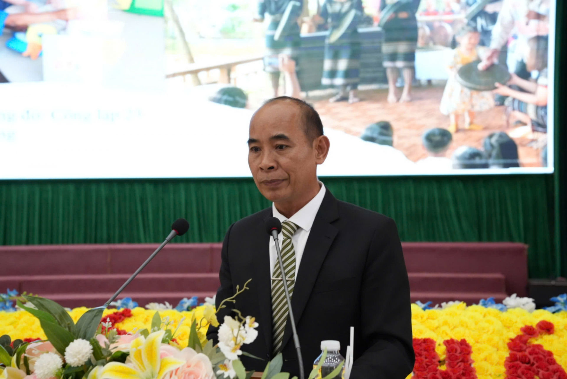 Lãnh đạo Phòng Giáo dục và Đào tạo huyện Di Linh báo cáo tổng kết năm học 2023 - 2024