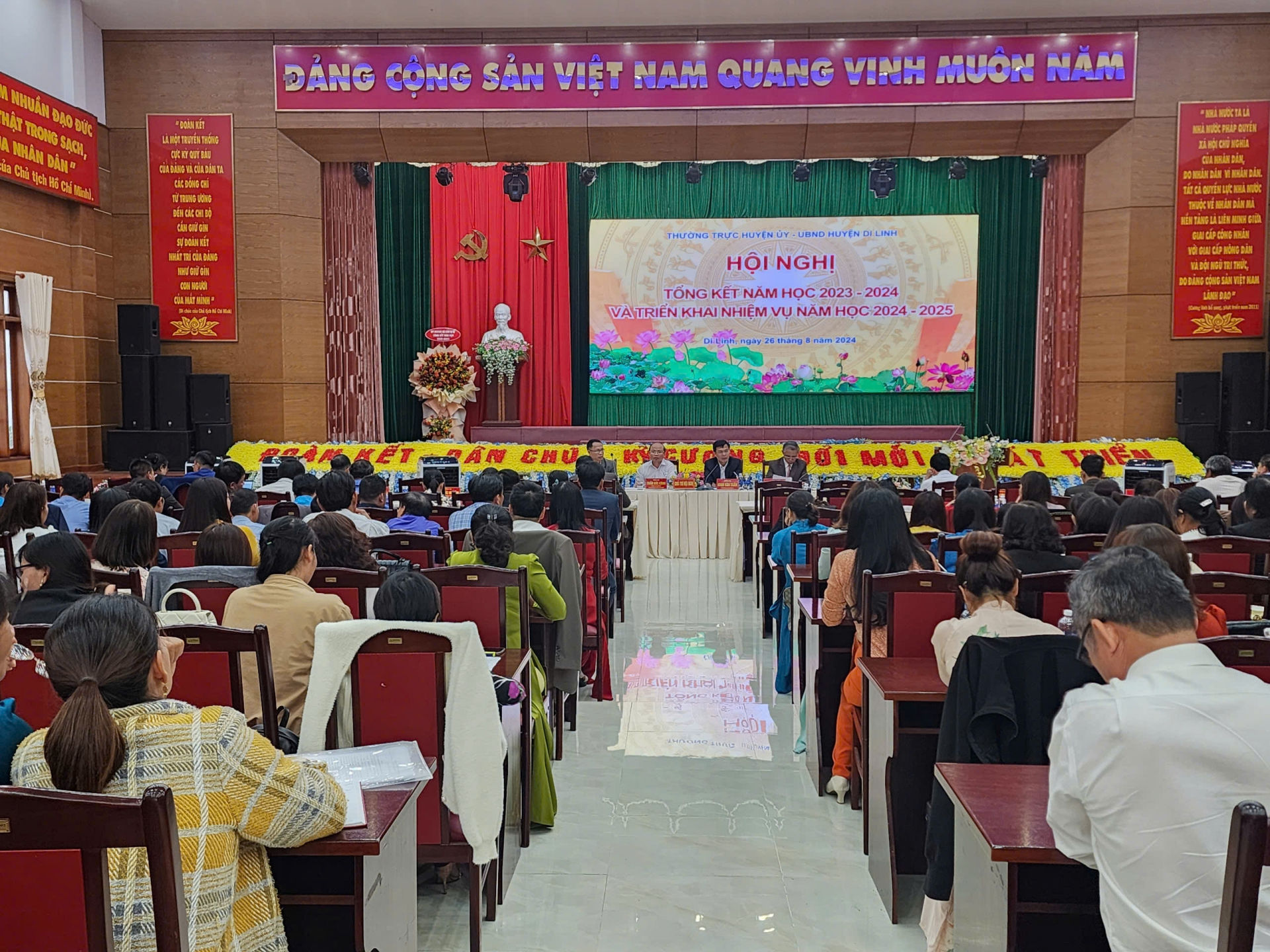 Toàn cảnh Hội nghị