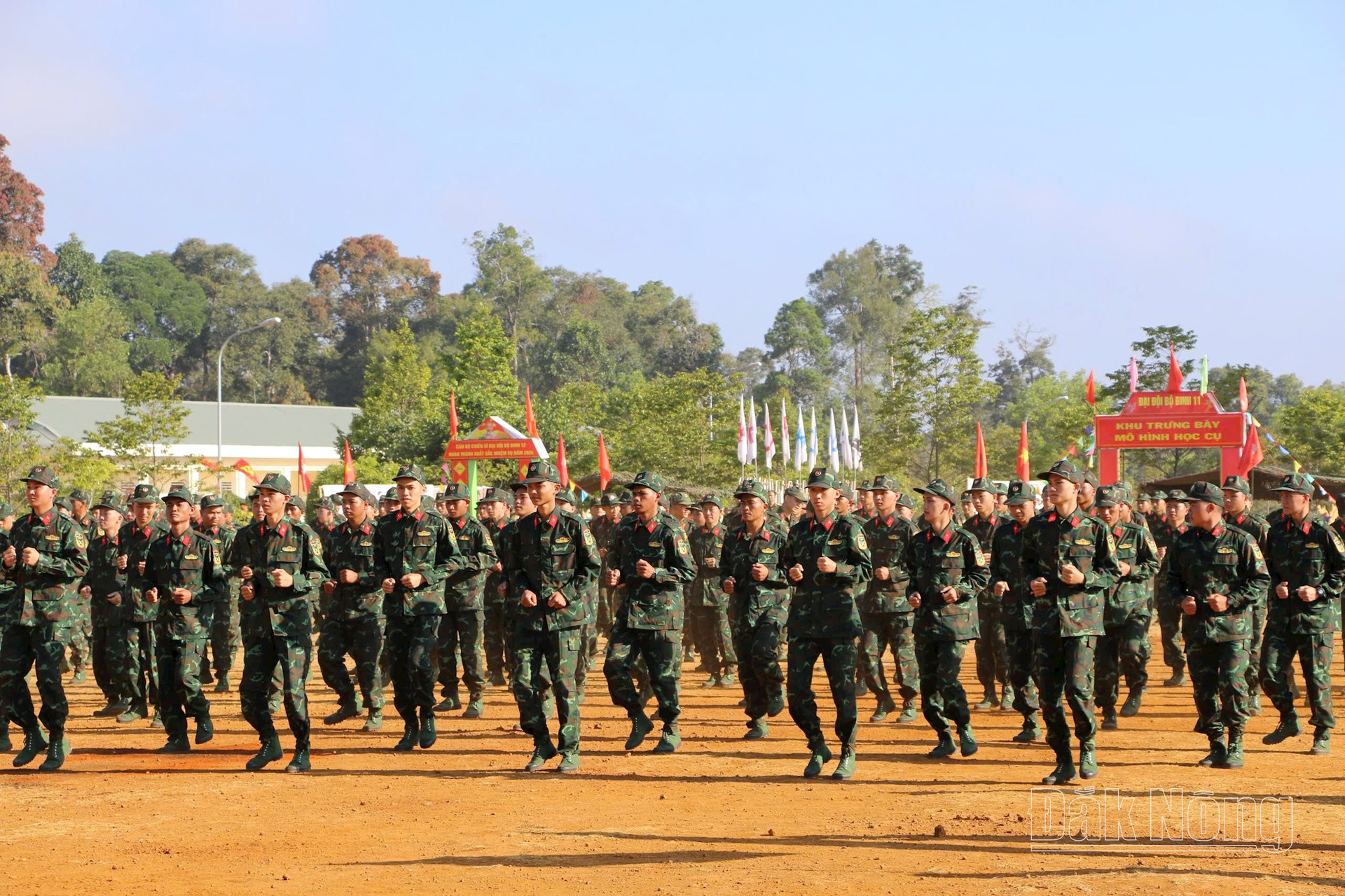 Trung đoàn Bộ binh ( 994 đã tổ chức huấn luyện 4.024 chiến sỹ phân đội, kết quả kiểm tra các nội dung 100% đạt yêu cầu