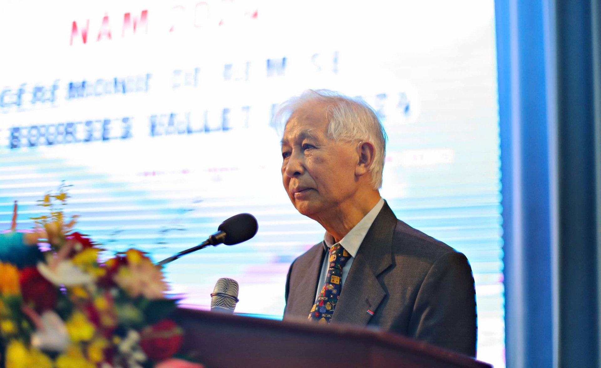 Giáo sư Trần Thanh Vân - Chủ tịch Tổ chức Khoa học và Giáo dục Gặp gỡ Việt Nam.