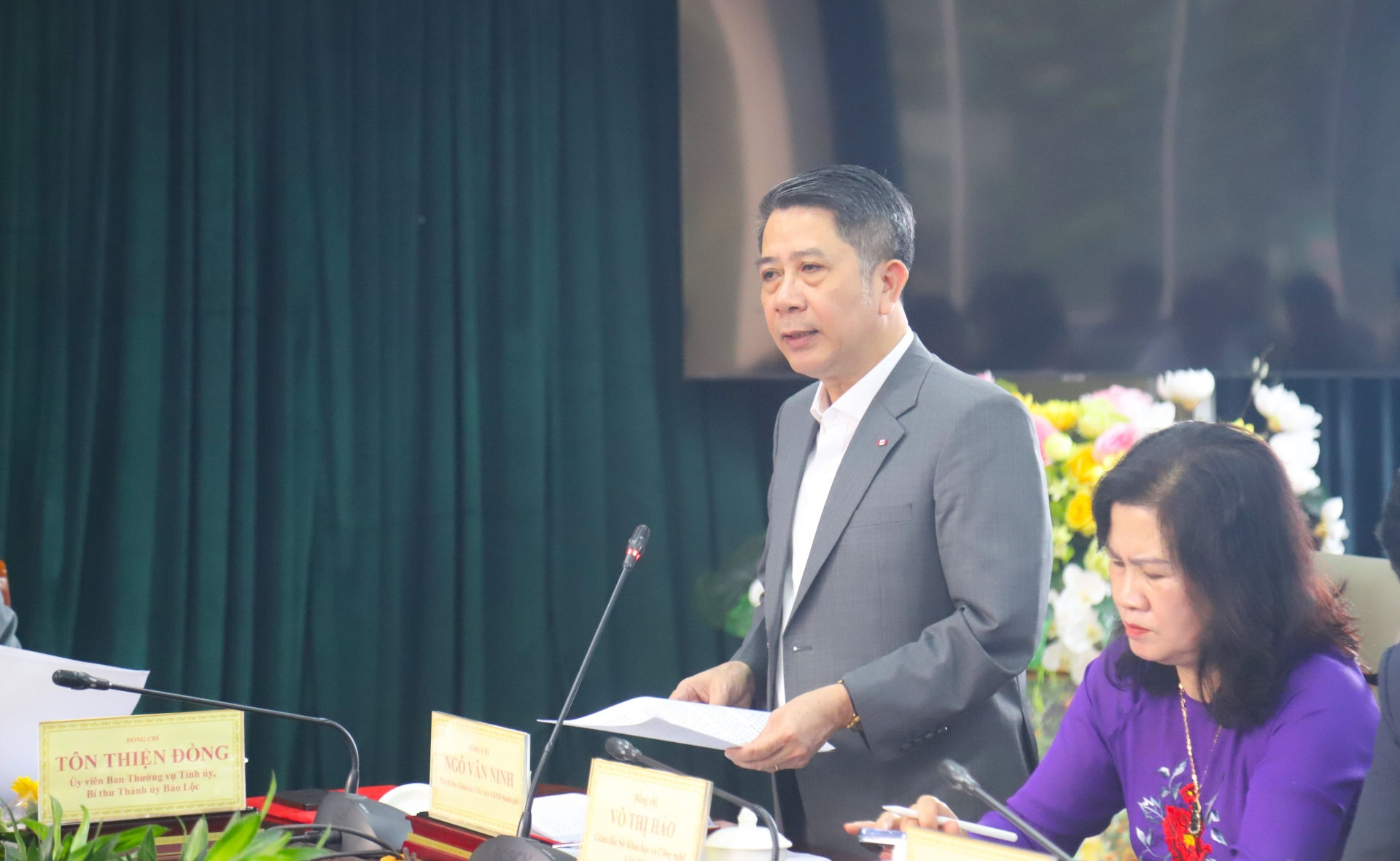 Chủ tịch UBND TP Bảo Lộc báo cáo tình hình thực hiện nhiệm vụ kinh tế - xã hội 8 tháng đầu năm 2024 trên địa bàn thành phố