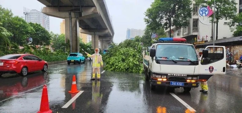 [Live] Bão số 3 đổ bộ vào các tỉnh phía bắc gây gió mạnh, mưa lớn, 4 người đã tử vong ảnh 16