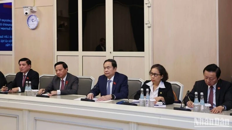 Chủ tịch Quốc hội Trần Thanh Mẫn hội đàm với Chủ tịch Duma Quốc gia Quốc hội Liên bang Nga ảnh 4