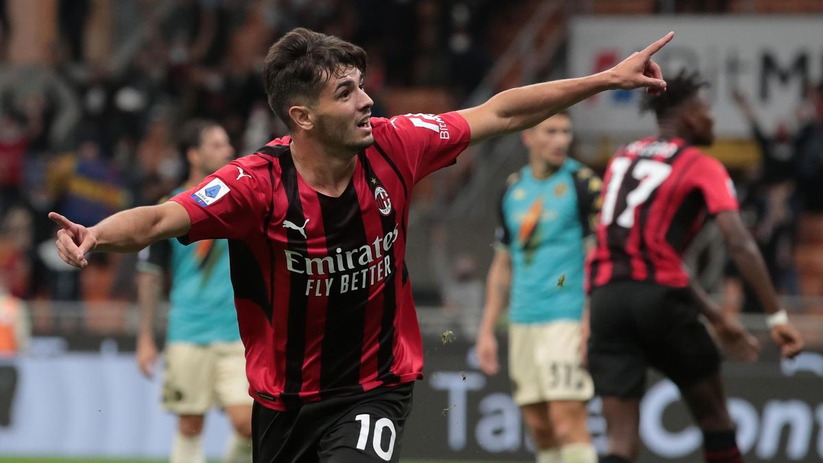 Brahim Diaz and Theo Hernandez goals lift AC Milan to win over Venezia - Eurosport