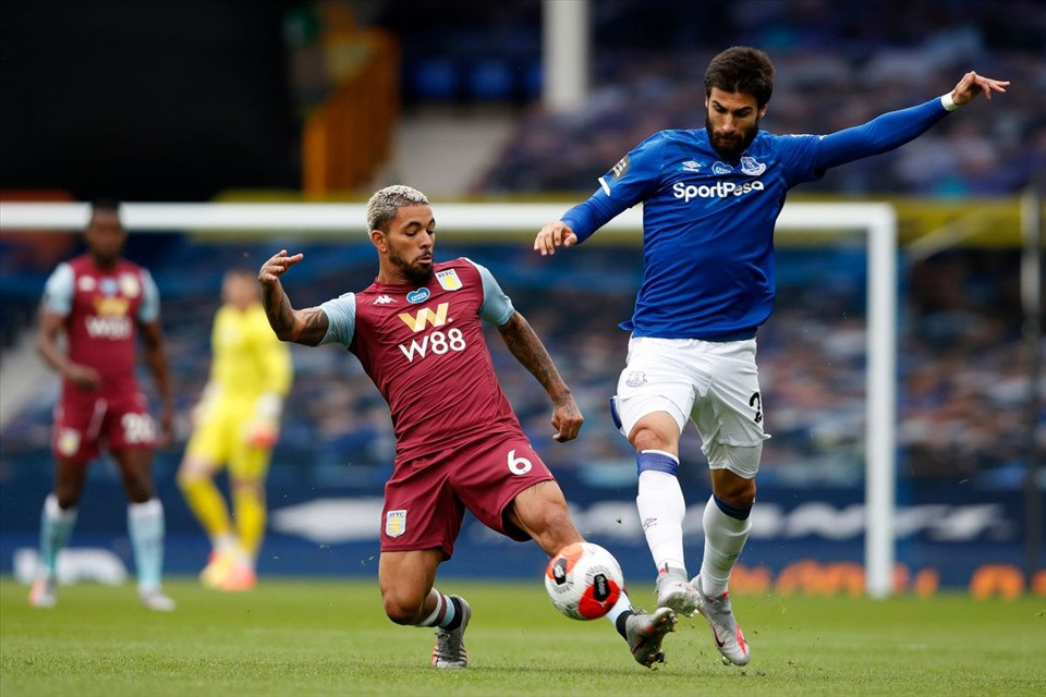 Aston Villa vs Everton: Gerrard và Lampard