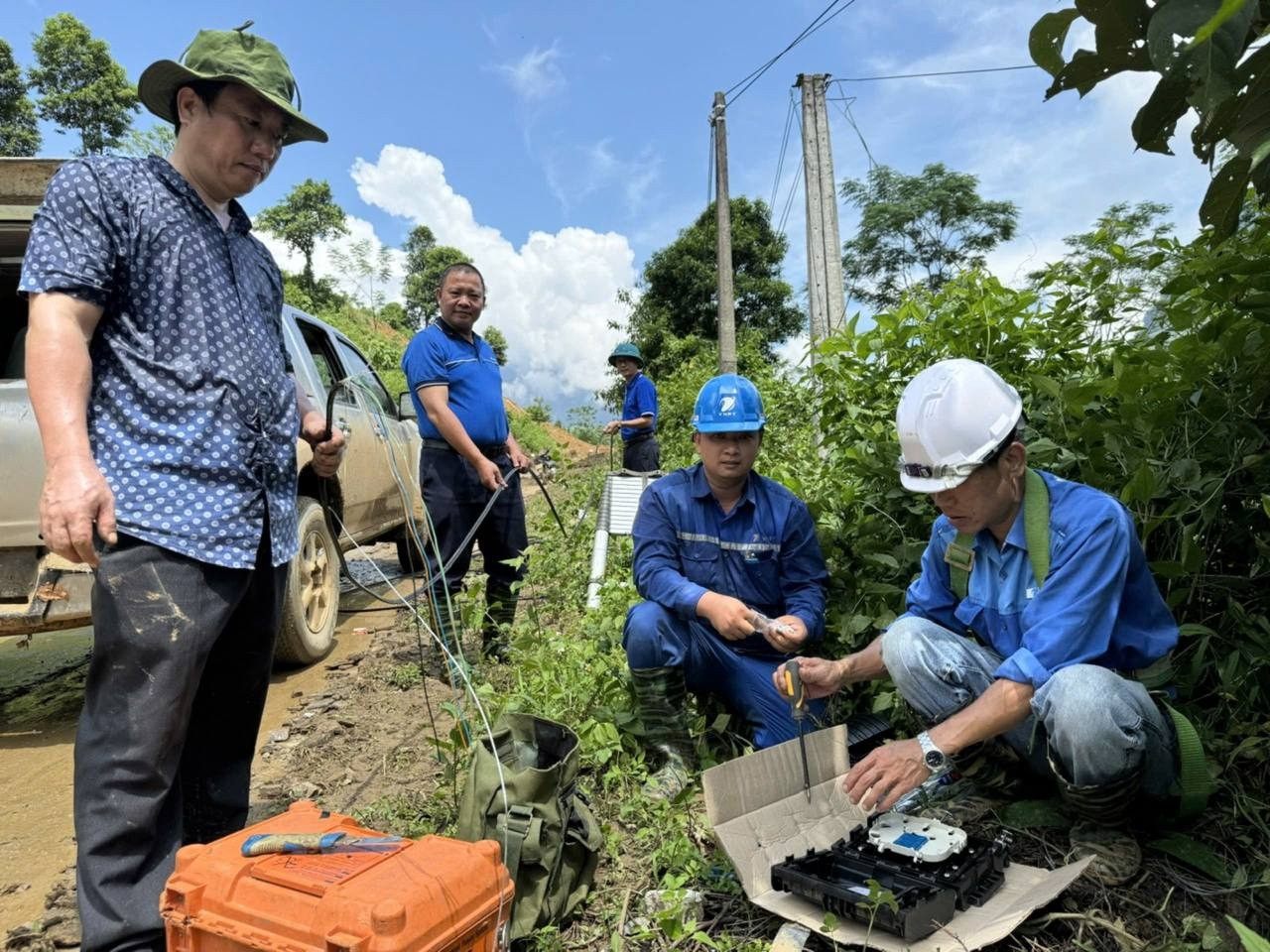 Khôi phục sóng di động tại nhiều tỉnh, thành sau bão lũ - 1