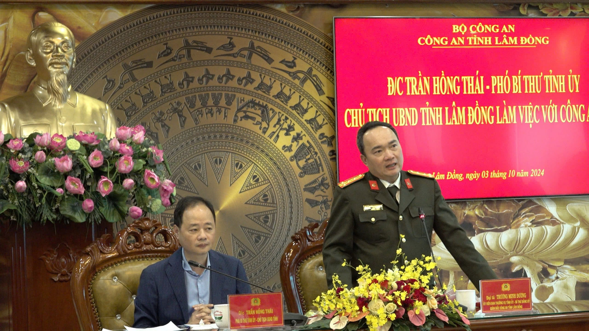 Đại tá Trương Minh Đương - Giám đốc Công an tỉnh phát biểu tại hội nghị