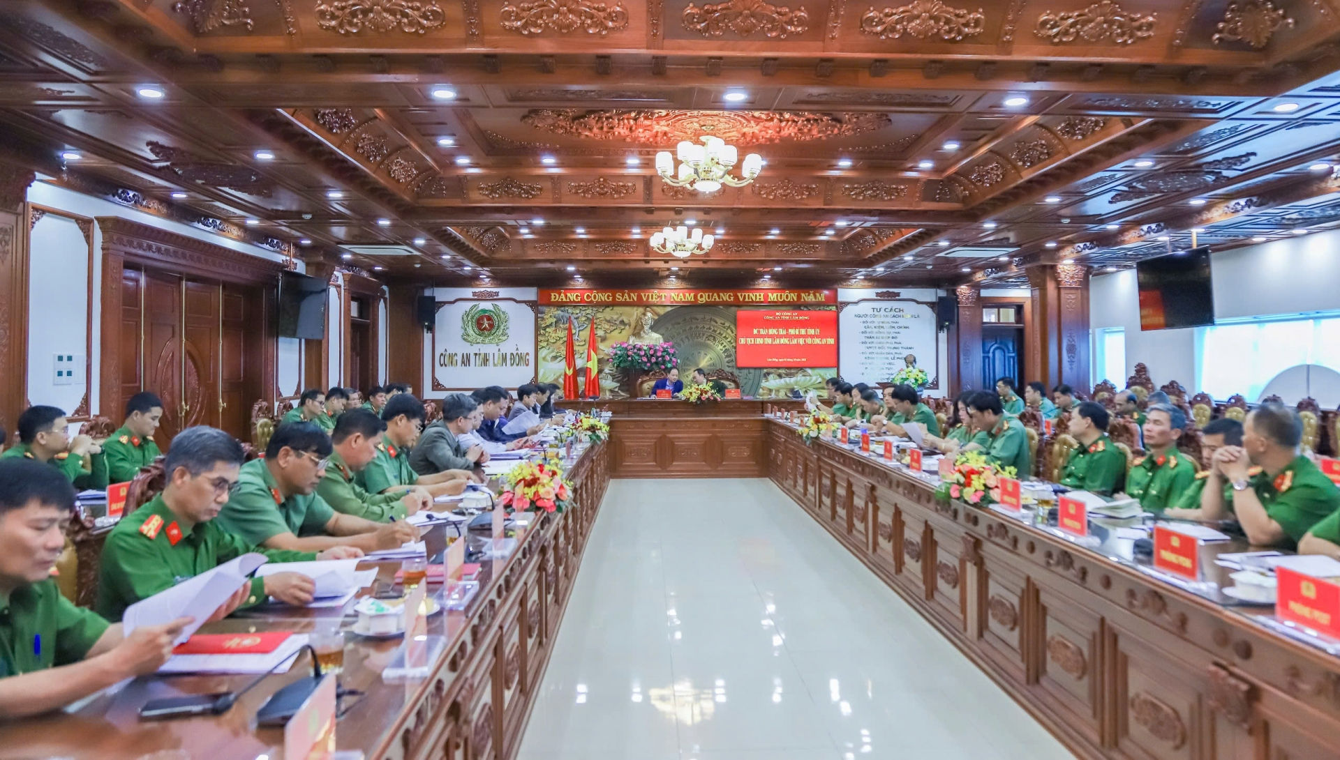Toàn cảnh buổi làm việc