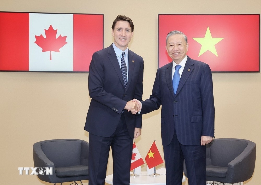 Tổng Bí thư, Chủ tịch nước Tô Lâm tiếp xúc song phương với Thủ tướng Canada Justin Trudeau. (Ảnh: Trí Dũng/TTXVN)