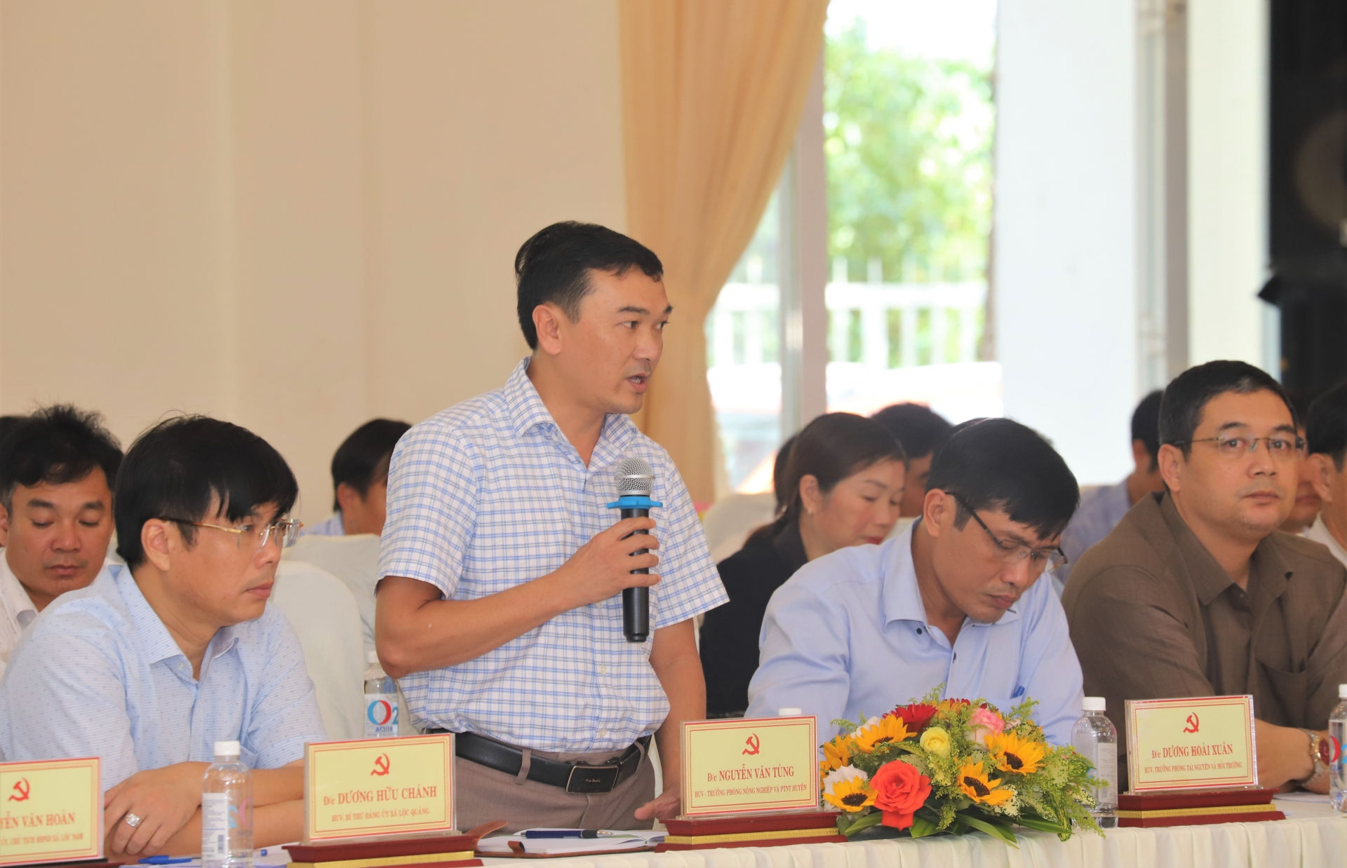 Các đại biểu đóng góp ý kiến tại Hội nghị
