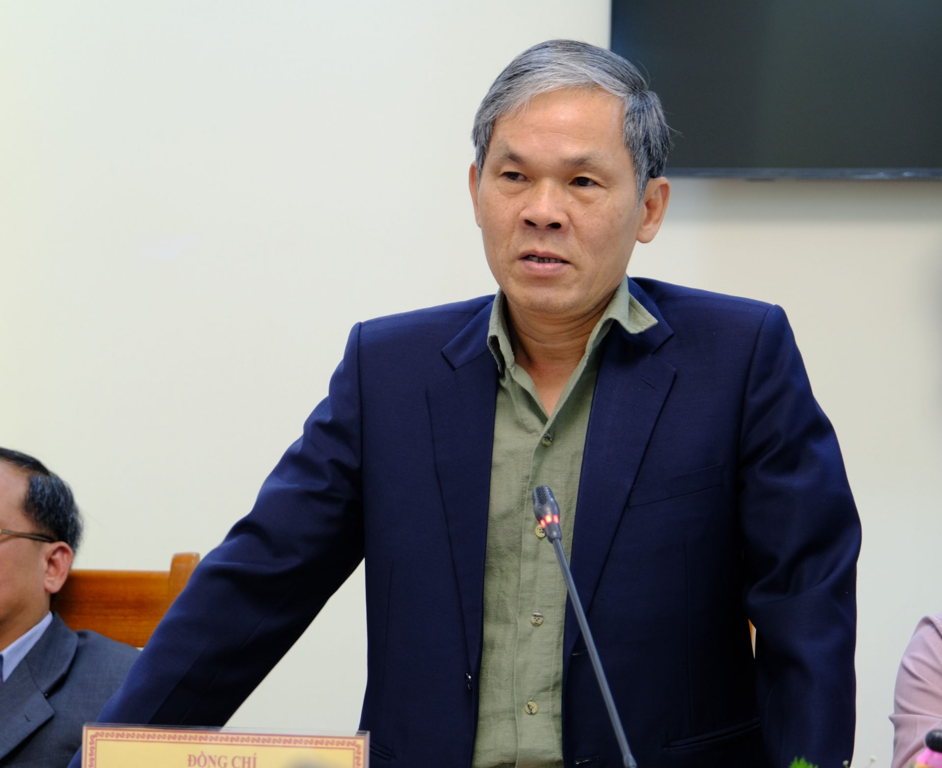 Đồng chí Nguyễn Văn Cường - Phó Trưởng Ban Dân vận Tỉnh ủy phát biểu về công tác dân tộc, tôn giáo
