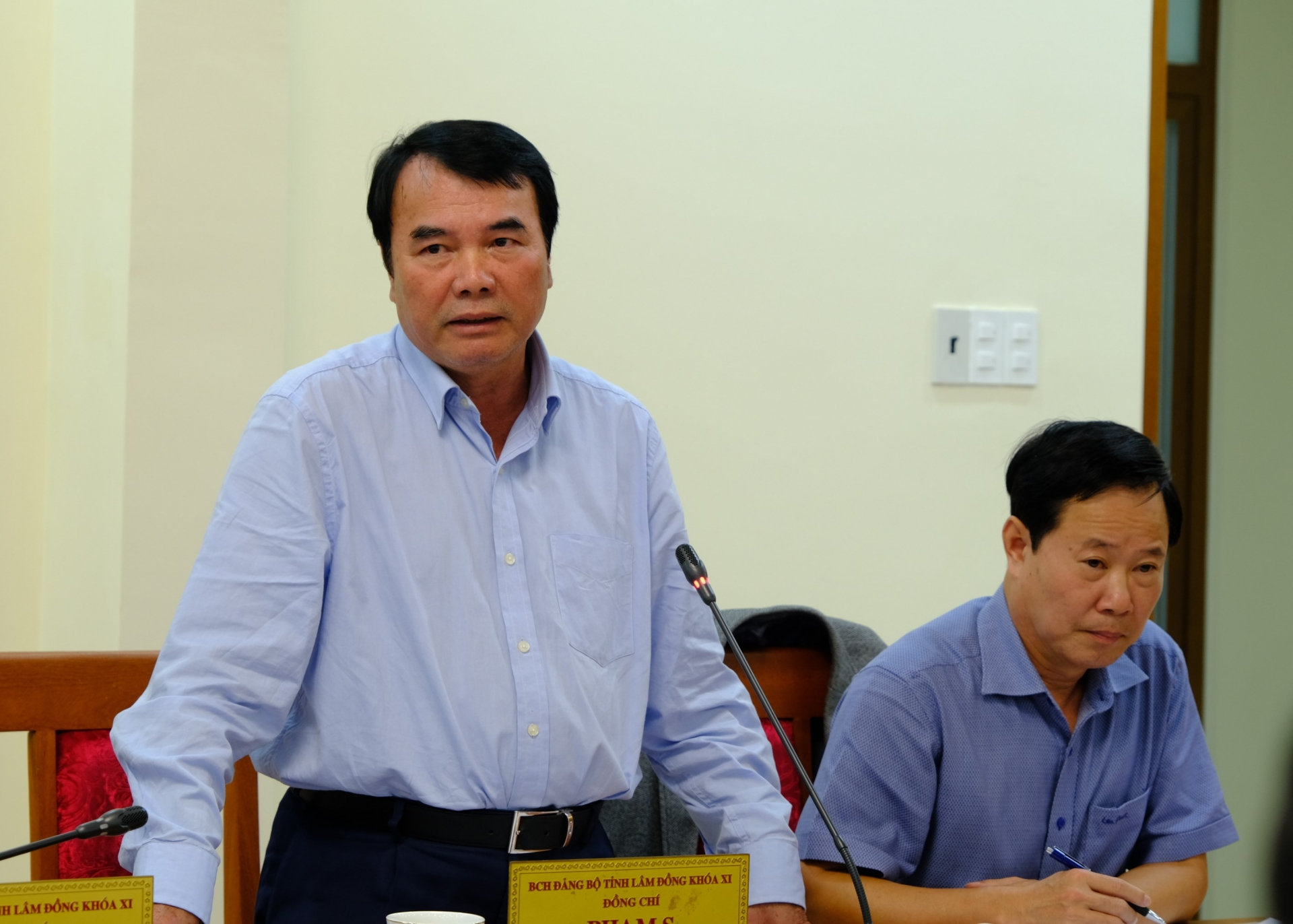 Đồng chí Phạm S - Phó Chủ tịch UBND tỉnh nhấn mạnh vai trò của công tác dân vận trong thời điểm chuẩn bị diễn ra Đại hội Đảng các cấp