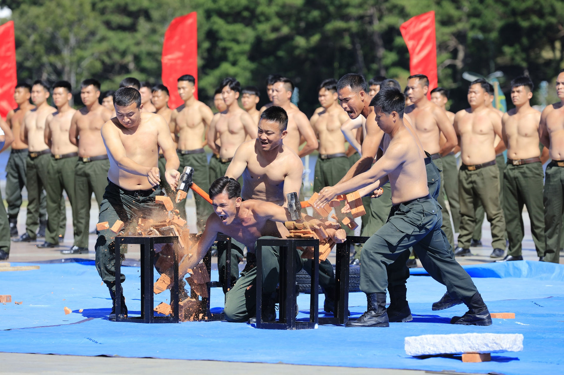 Biểu diễn khí công võ thuật