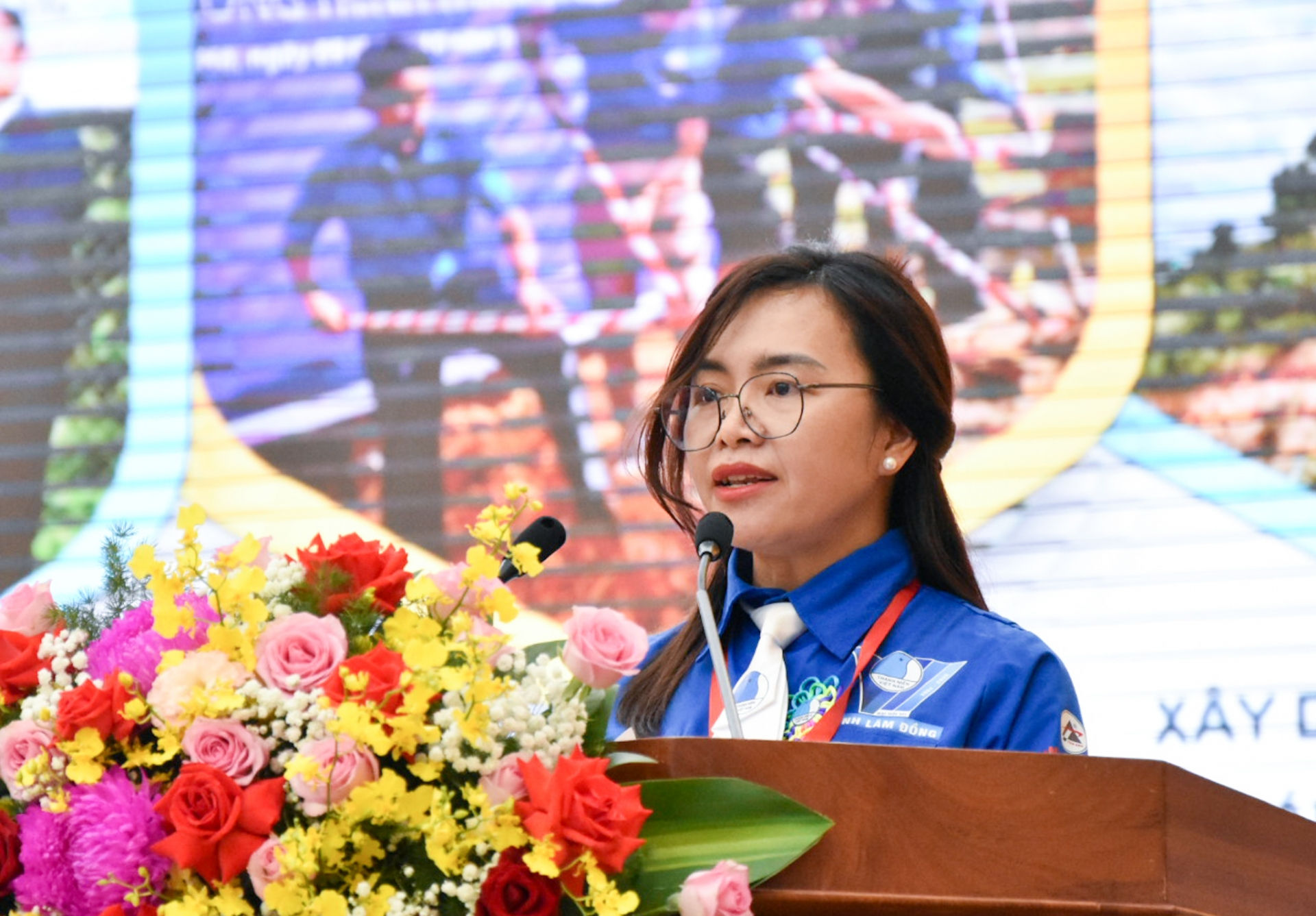 Đại biểu huyện Lâm Hà phát biểu tham luận tại Đại hội 