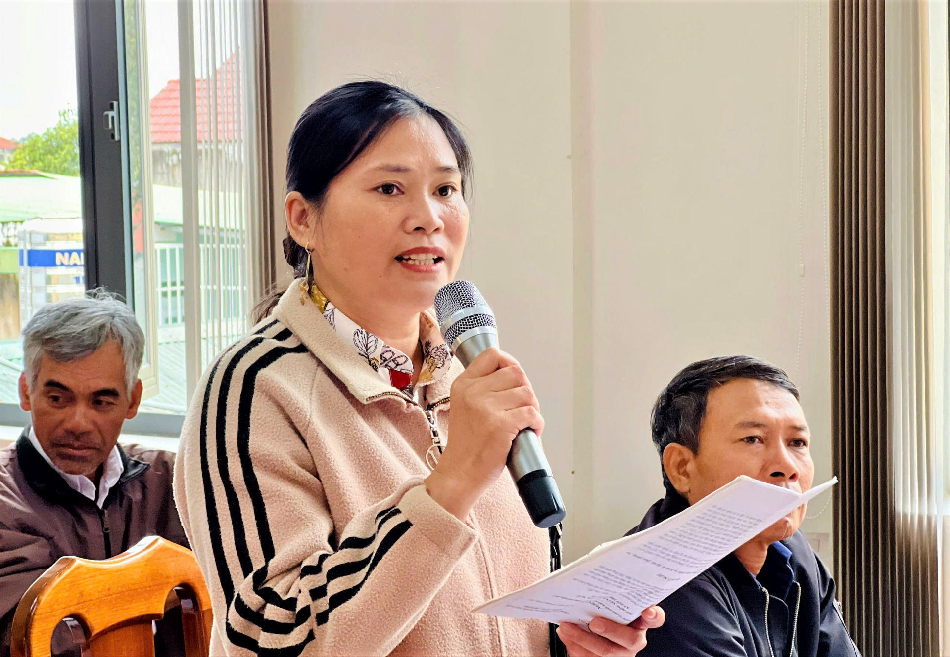 Các đại biểu đề xuất, kiến nghị nhiều vấn đề người dân quan tâm tới lãnh đạo huyện Bảo Lâm