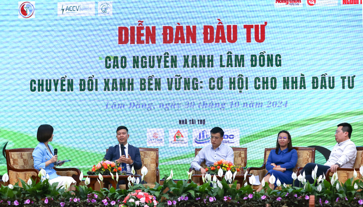 Các nhà khoa học, các doanh nghiệp, đơn vị truyền thông trao đổi về định hướng chuyển đổi xanh, nông nghiệp công nghệ cao tỉnh Lâm Đồng