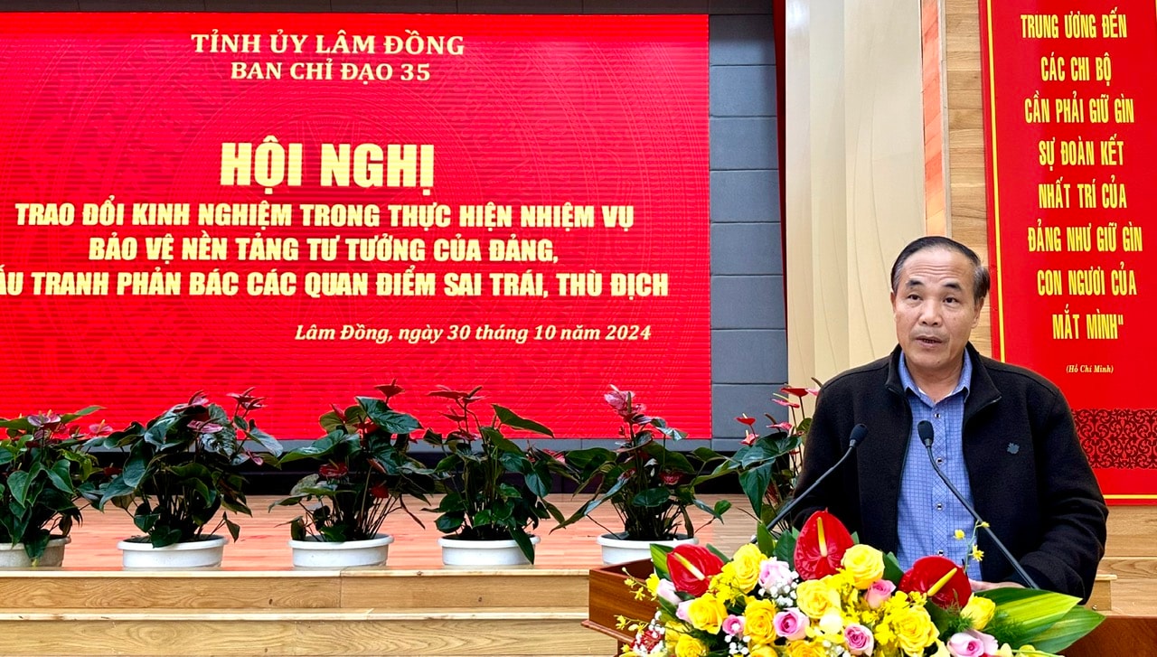 Đại diện Ban Chỉ đạo 35 huyện Lâm Hà tham luận về Công tác lãnh đạo, chỉ đạo thực hiện nhiệm vụ bảo vệ nền tảng tư tưởng của Đảng, đấu tranh phản bác các quan điểm sai trái, thù địch liên quan đến vấn đề dân tộc thiểu số trên địa bàn huyện