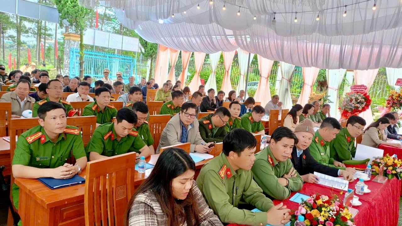 Các đại biểu tham dự Lễ công bố