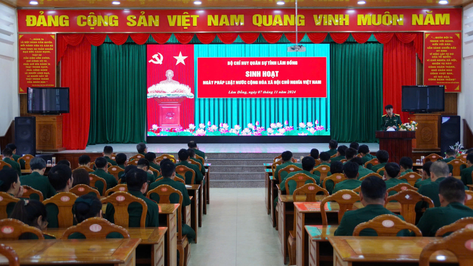 Quang cảnh buổi sinh hoạt