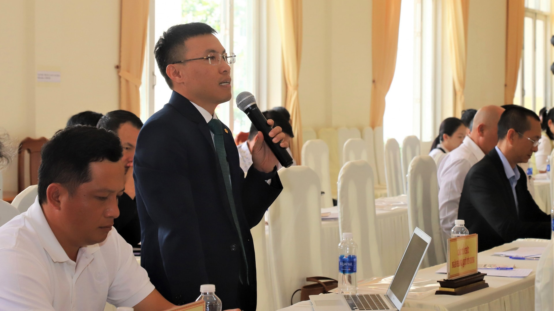 Đại diện các doanh nghiệp, nhà đầu tư đóng góp nhiều ý kiến quan trọng để giúp huyện Bảo Lâm thu hút đầu tư