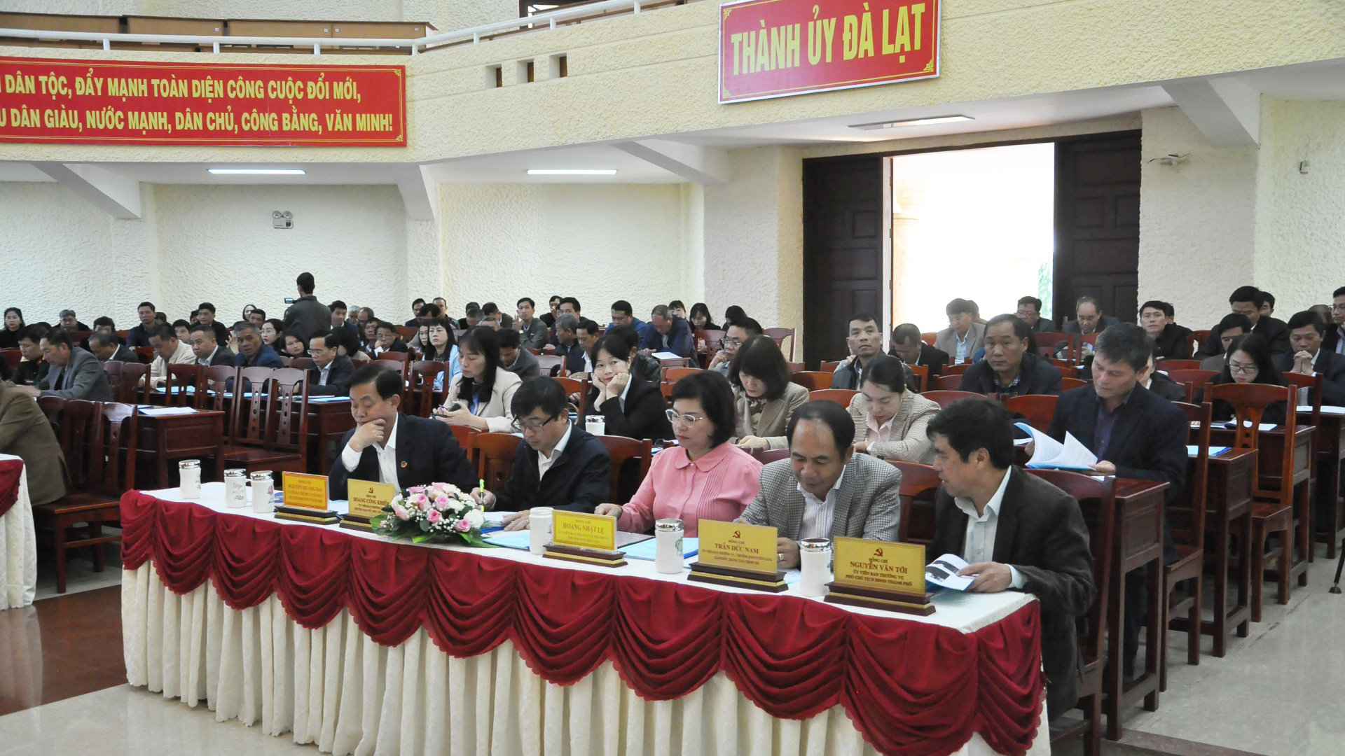 Các đại biểu tham dự Họi nghị