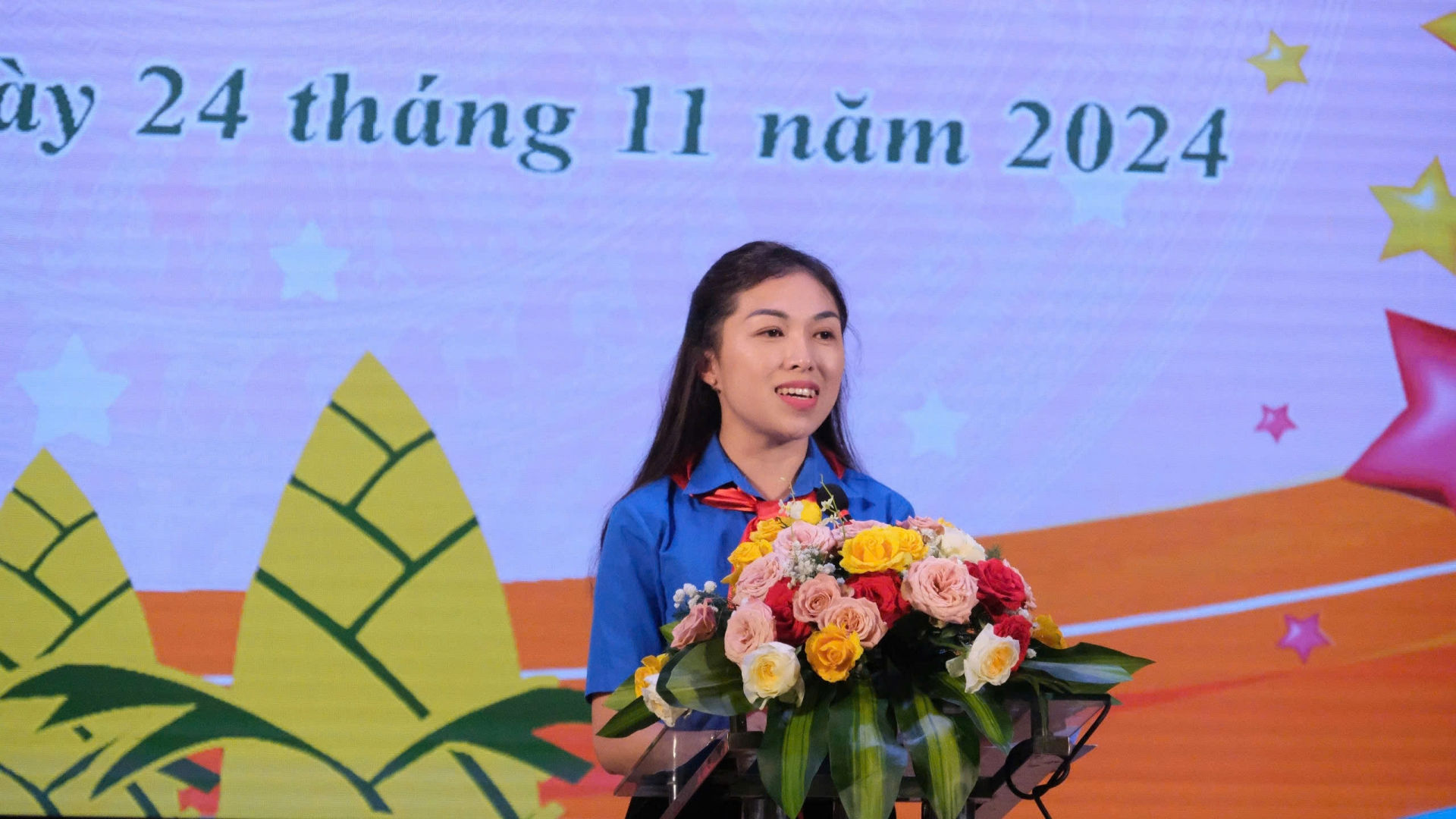 Chị Trần Diệp Mỹ Dung - Phó Bí thư Tỉnh Đoàn, Chủ tịch Hội đồng Đội tỉnh phát biểu bế mạc Hội thi