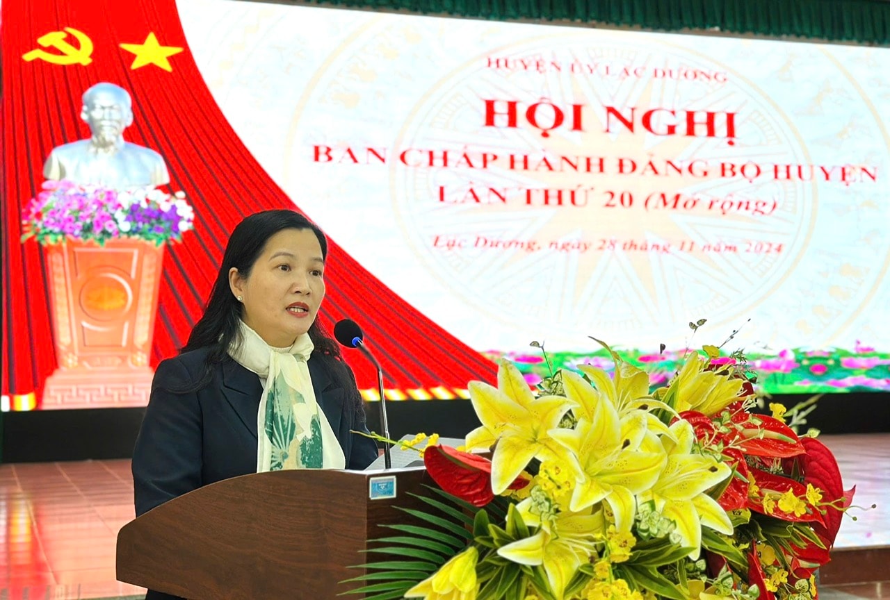 đồng chí: Trần Thị Chúc Quỳnh – Bí thư Huyện ủy