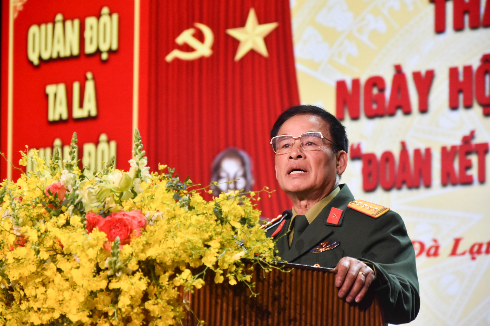 Đại tá Nguyễn Văn Tuyết - Phó Chủ tịch Hội CCB TP Đà Lạt nói chuyện truyền thống, lịch sử Quân đội Nhân dân Việt Nam 