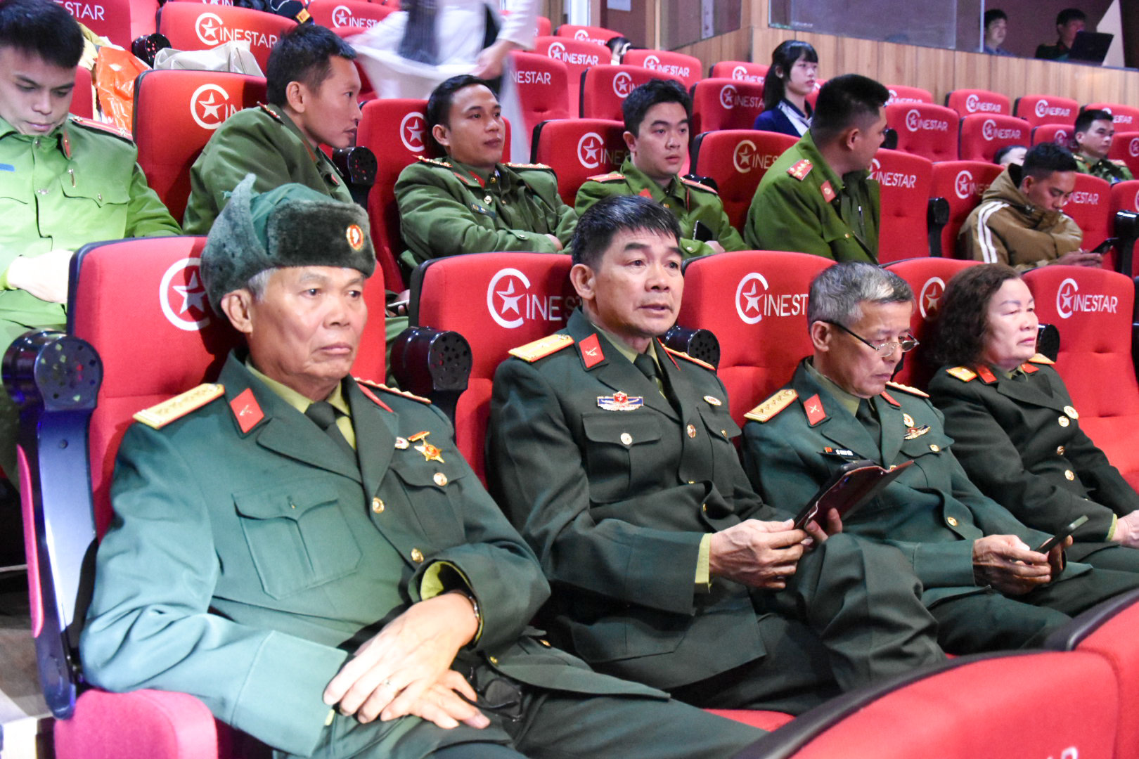  Các thế hệ CCB tham dự Ngày hội Quân - Dân 