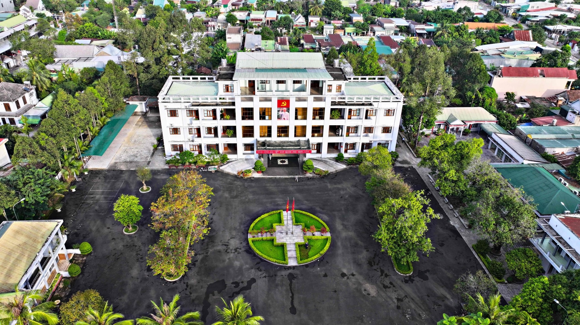 Ban Thường vụ Tỉnh ủy yêu cầu việc sáp nhập phải đảm bảo không làm xáo trộn, ảnh hưởng đến đời sống, sản xuất, sinh hoạt của Nhân dân