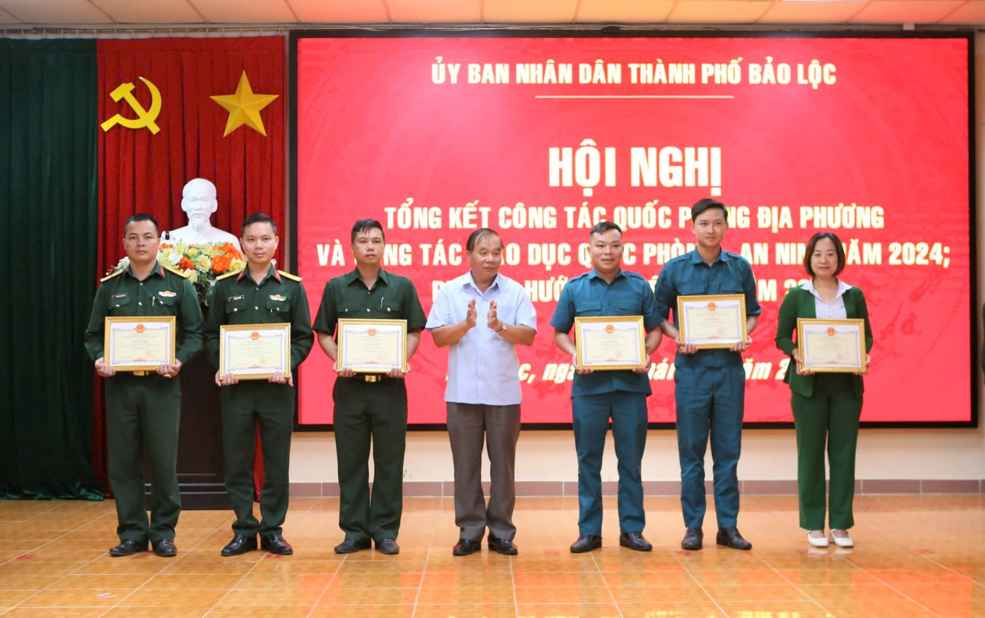 Các cá nhân nhận khen thưởng