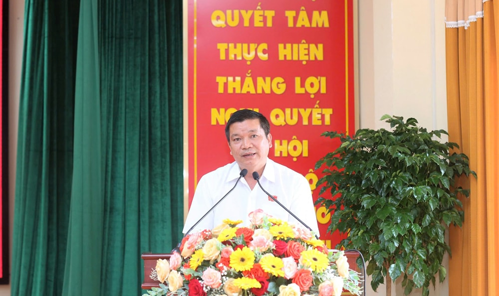 Trưởng phòng Kinh tế TP Bảo Lộc Nguyễn Văn Nhâm trả lời chất vấn