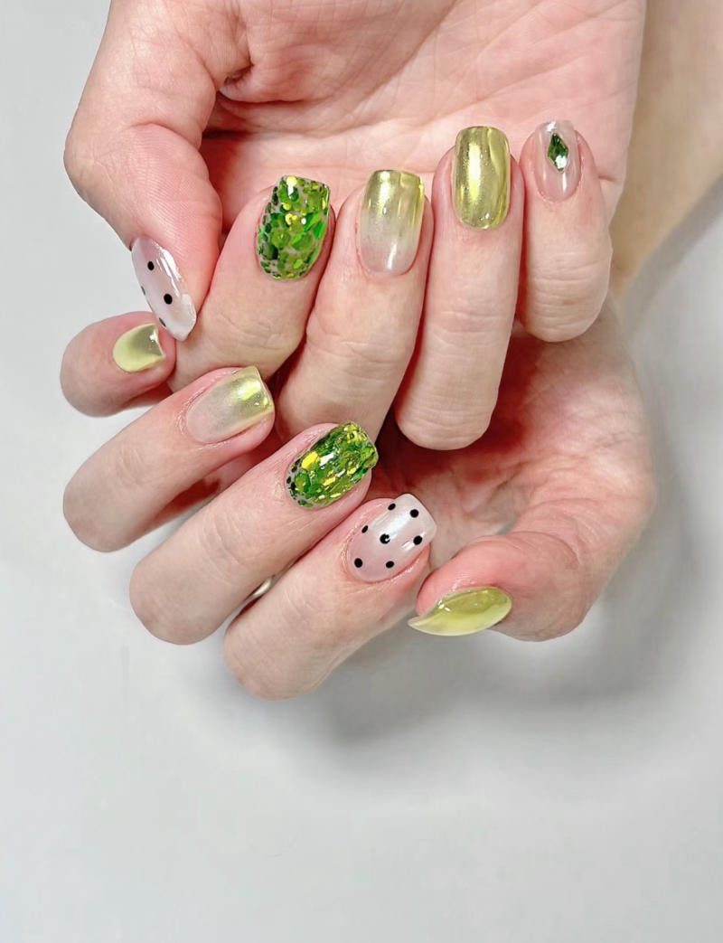 Nail màu xanh lá cây: Gợi ý style mới cho bộ móng của nàng