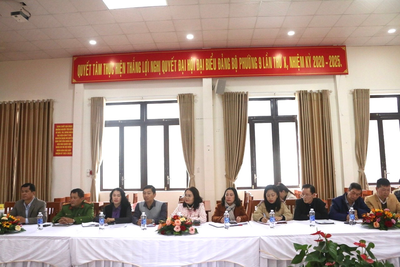 Các đại biểu Phường 9 tham dự buổi làm việc