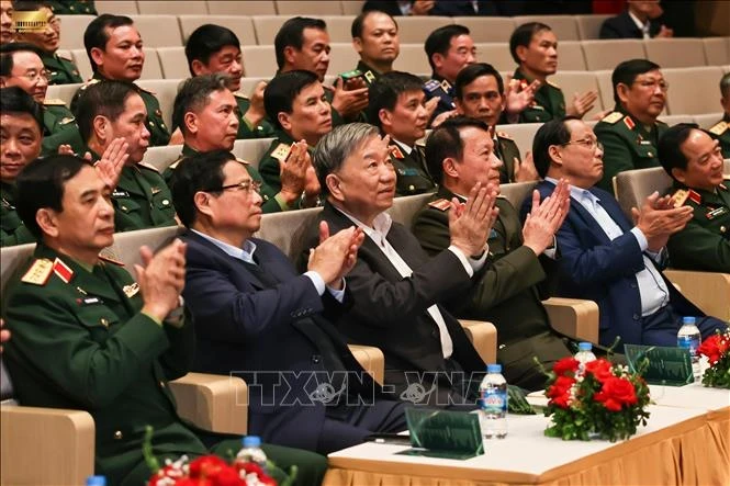 'Vang mãi khúc quân hành': Tôn vinh các chiến sĩ Quân đội nhân dân Việt Nam ảnh 1